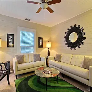  Holiday home Forsyth Park West Carriage House